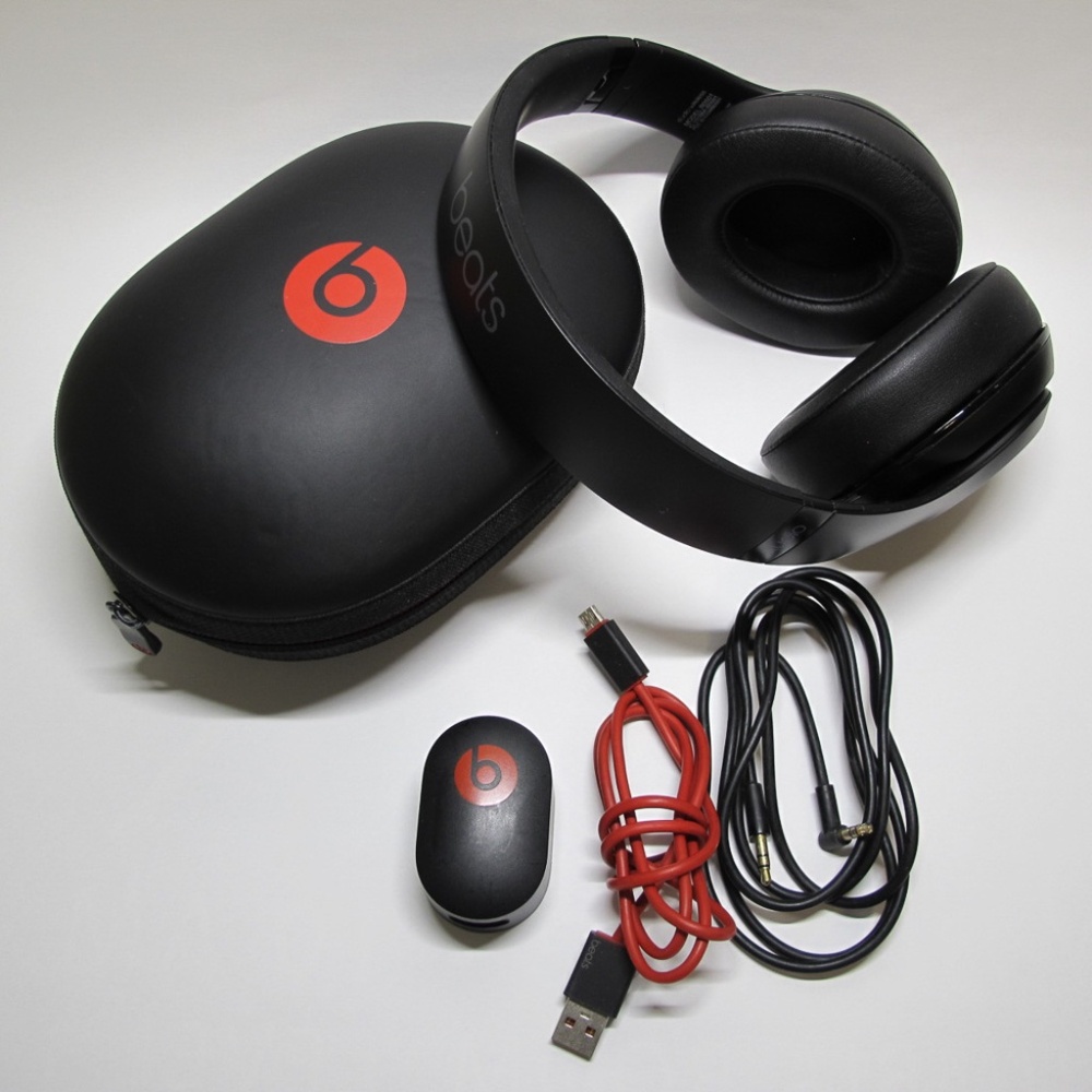 Beats by Dre Studio Wireless Over-Ear Headphone Black